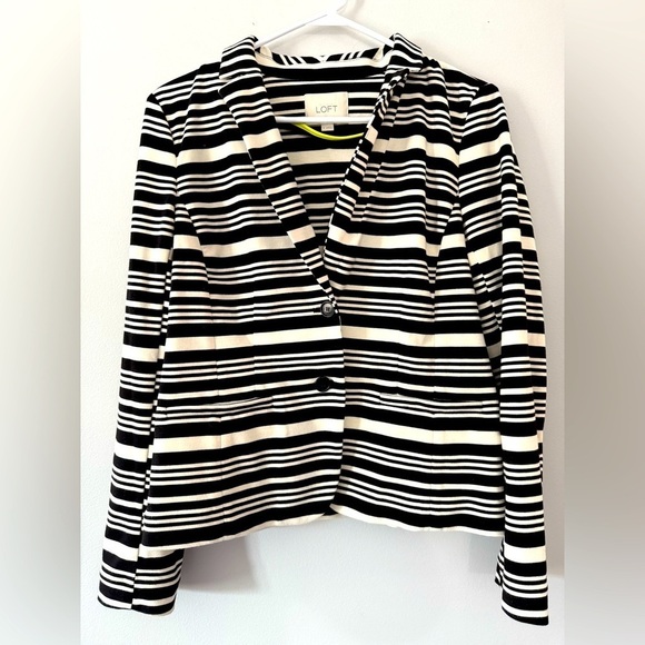 Loft Blazer Button Down Top Striped Black White Size M Soft Comfy Fancy - Picture 6 of 9